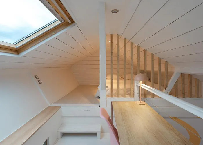 Colore Proche Du Centre Et De La Gare *